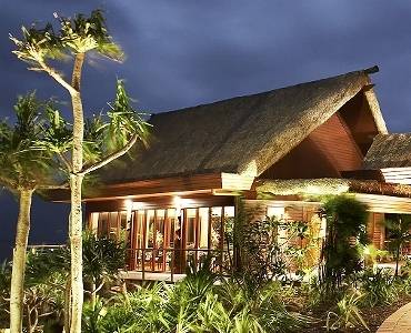 outrigger on the lagoon fiji